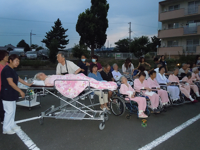 始まる前にぞくぞくと集まりました