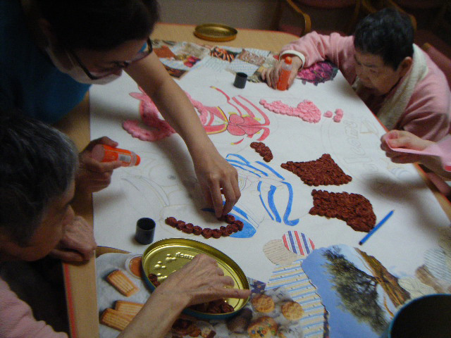 患者さまが集中して作業