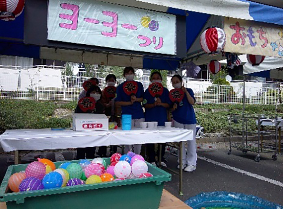 屋台(ヨーヨーつり)