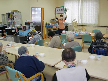 介護施設恵方巻き作り