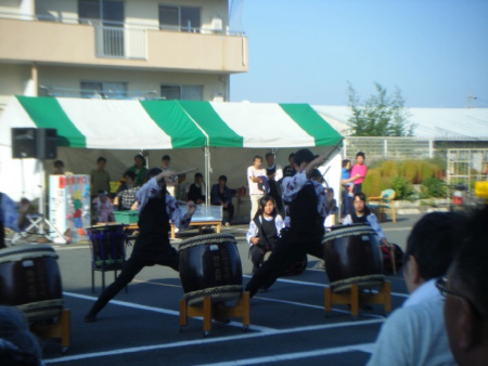 【15:00】北浜中学校の生徒さんによる和太鼓演奏が披露されます。