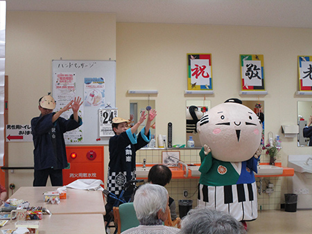 敬老会に家康くんがやってきました1